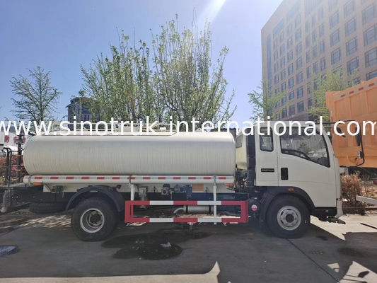 รถบรรทุกถังน้ำขนาดเบา SINOTRUK LHD 5-8CBM ช่วงการฉีดพ่นกว้าง