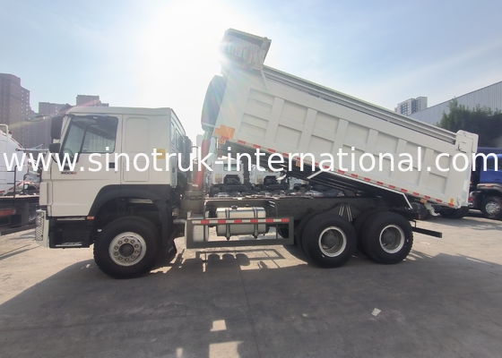 ซินอทรูค โฮโว ทิมเปอร์ ดัมป์ รถกระบะ 380HP 6 × 4 20CBM ขาว