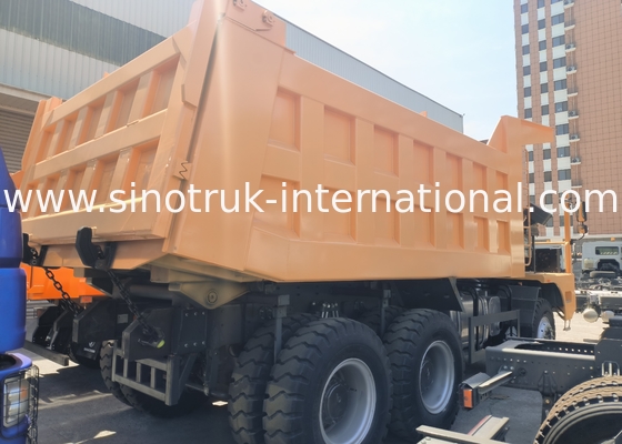 Sinotruk Howo รถขนของขุดเหมือง 90 ตัน รถบรรทุกเหล็กความแข็งแรงสูง 6 × 4
