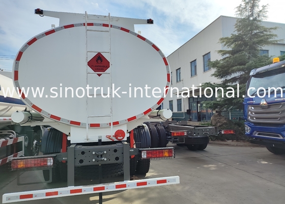 SINOTRUK HOWO สีแดง 380HP 8×4 12ล้อ รถบรรทุกน้ํามันขนาดสูง