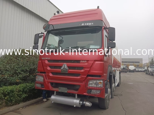 SINOTRUK HOWO รถบรรทุกถังน้ํามันสีแดง 400HP 8 × 4 12 ล้อ ความจุสูง