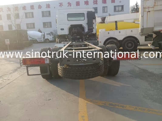 SINOTRUK HOWO รถบรรทุกสินค้า 16-20 ตัน 4X2 LHD 300HP