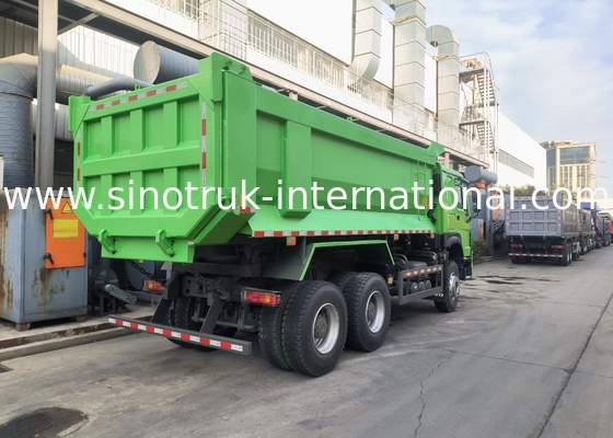 Sinotruk Howo หมุนรถบรรทุก 380Hp 6 × 4 U Shape Cargo Body สีเขียว
