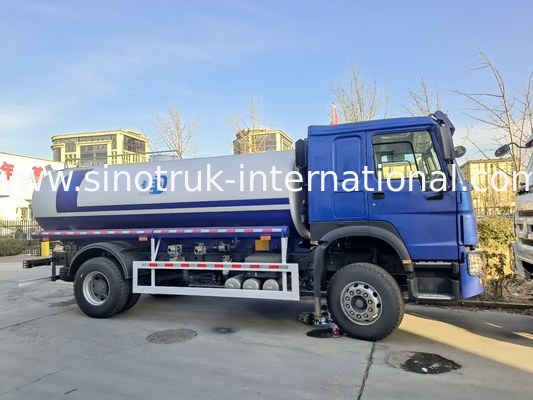 SINOTRUK HOWO รถบรรทุกถังน้ํา 4x2 RHD 300HP 10CBM สําหรับการขนส่งน้ําที่ยั่งยืน