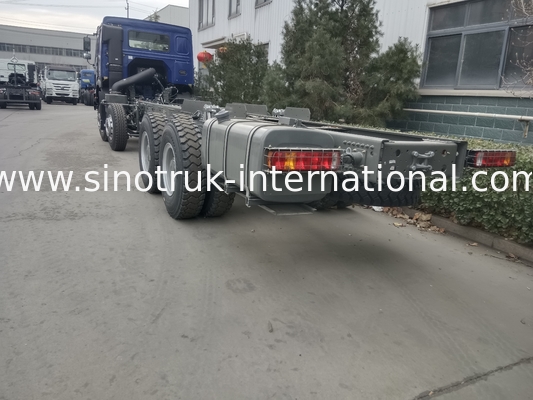 SINOTRUK HOWO รถบรรทุกถังน้ํามัน ชาซี 400HP 8X4 LHD 50 ตัน 40CBM
