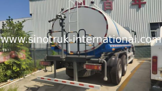 HOWO 6*4 ขับรถ 400HP 18m3 รถกระบี่กระบี่น้ําขนาดใหญ่ (รถกระบี่น้ํา / เครื่องกระบี่น้ํา เหมาะสําหรับการกําจัดฝุ่นทางและการชลประทาน)