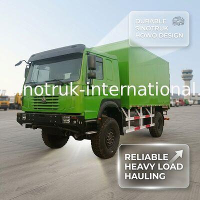 SINOTRUK รถบรรทุกหนักแบบ 4X4 LHD ขับยนต์ ถังสินค้า 5000*2300*2300 มิลลิเมตร และความจุของแกนหลัง 16 ตัน สําหรับขนสินค้าหนัก สีเขียว