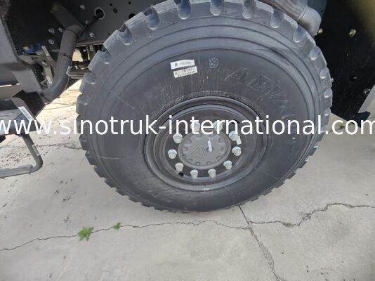 SINOTRUK HOWO 290 HP รถบรรทุกถังน้ำมันพร้อมความจุ 10 CBM และแชสซีสำหรับงานหนัก