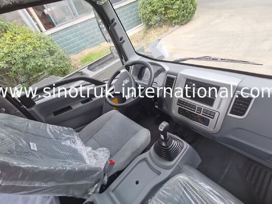 HOWO 140HP แชสซีรถบรรทุกขนส่งสินค้าทางซ้ายพร้อมความสามารถในการรับน้ำหนัก 8-12 ตัน