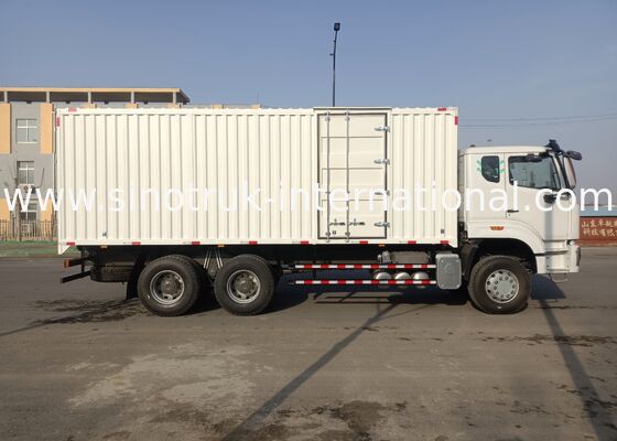 รถบรรทุกงานหนัก 6x4 ขับเคลื่อนด้วยกระปุกเกียร์ Sinotruk ให้การรองรับน้ำหนักที่เหนือกว่าและความน่าเชื่อถือในการปฏิบัติงาน
