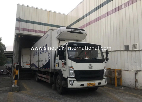 โครงสร้างแซนวิช 4 × 2 รถบรรทุกตู้เย็นประสิทธิภาพความร้อนฉนวนกันความร้อนที่ดี