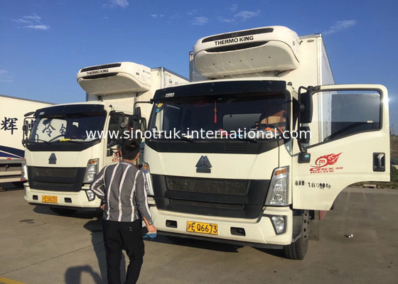 โครงสร้างแซนวิช 4 × 2 รถบรรทุกตู้เย็นประสิทธิภาพความร้อนฉนวนกันความร้อนที่ดี