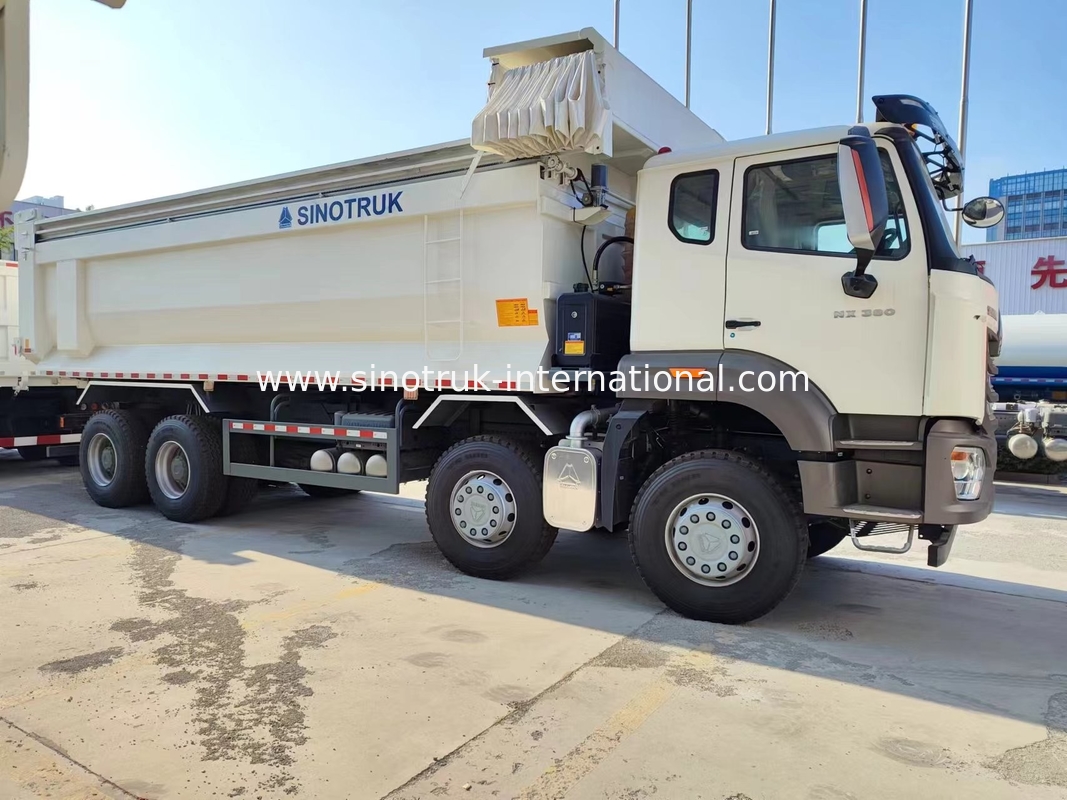 Sinotruk Hohan รถบรรทุกถังถังถังใหม่ HOWO N7 6 × 4 10 ล้อ 380Hp RHD U แบบอัตโนมัติ