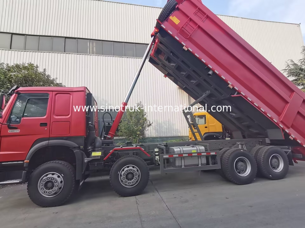 HOWO 12 ล้อ Sinotruk 8X4 รถบรรทุก 400hp สําหรับการเหมืองแร่ LHD U แบบคอนเทนเนอร์