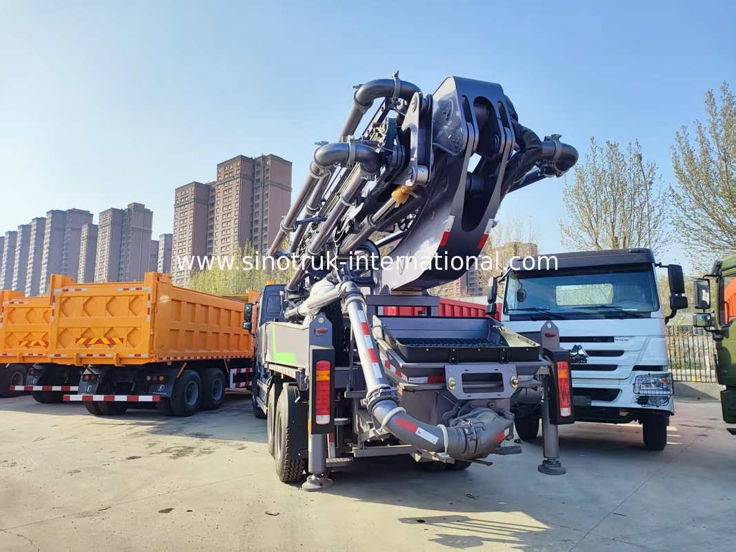 โฮโว 380HP Smart Pump Trucks 52m Boom 6x4 Traction สําหรับการเติมแบบตั้งที่ไม่มีคู่แข่ง