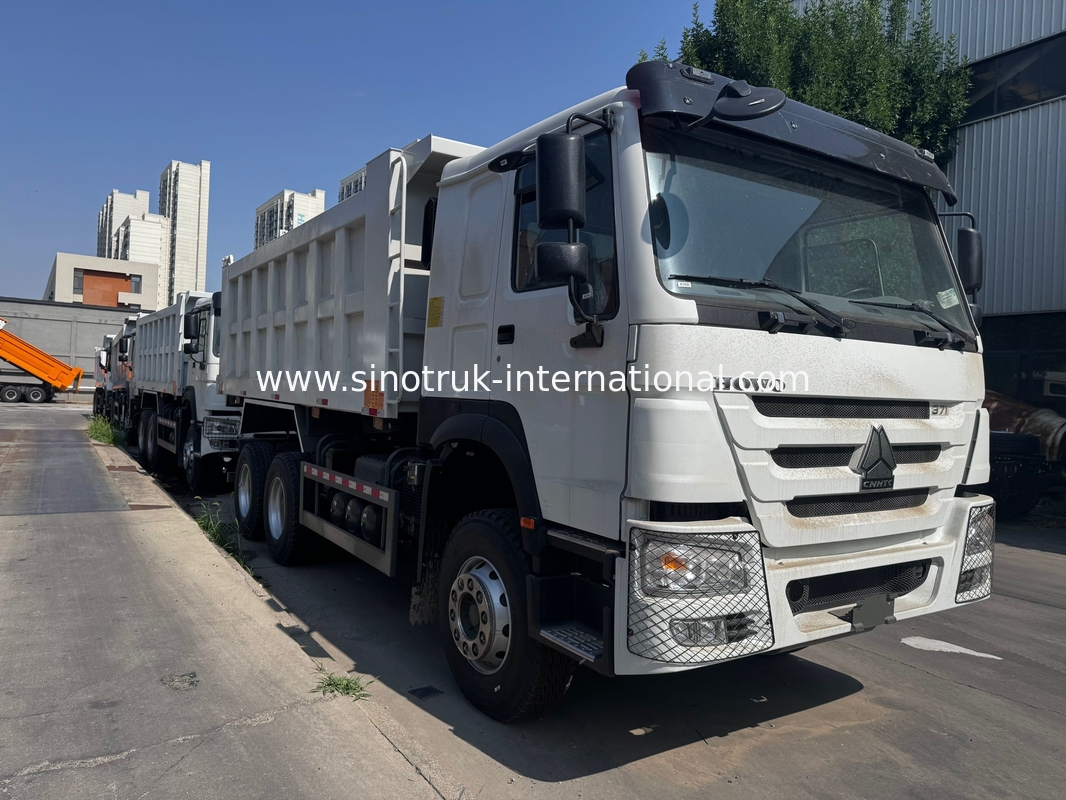 เครื่องยนต์ SINOTRUK 371HP 6 × 4 รถดัมพ์ HOWO พวงมาลัยซ้าย สีขาว 19-20CBM ยกกลาง