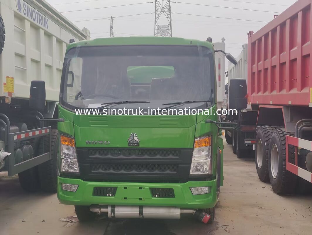 รถบรรทุกถังน้ำมันความจุ Sinotruk HOWO 8 CBM พร้อมระบบขับเคลื่อน 4x2 และมาตรฐานการปล่อยก๊าซ Euro III