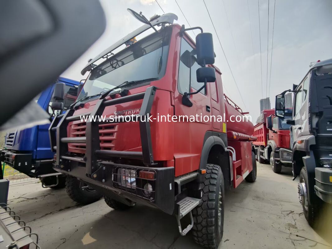 SINOTRUK HOWO 290 HP รถบรรทุกถังน้ำมันพร้อมความจุ 10 CBM และแชสซีสำหรับงานหนัก