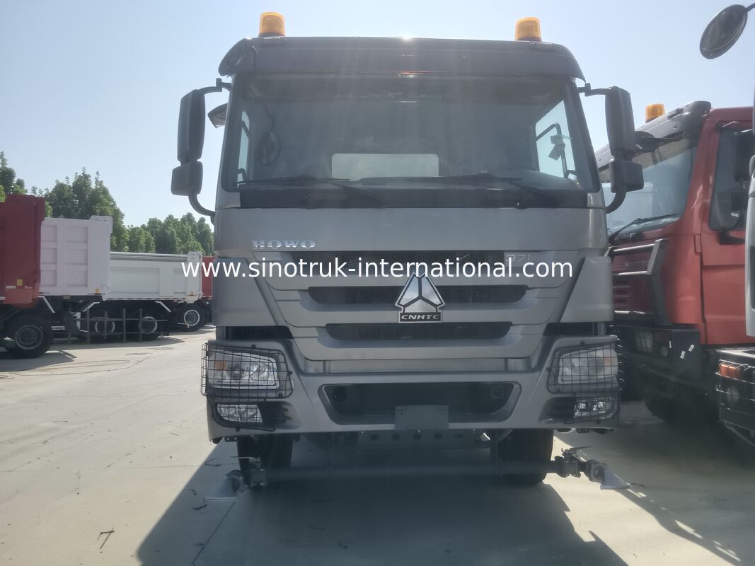 รถบรรทุกถังเก็บน้ำ Sinotruk Howo Sprinkler 10-25CBM 6 X 4 Euro 2 371HP สีขาว