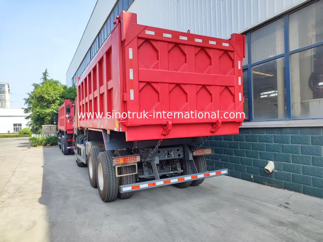 รถบรรทุกหนักสีแดง 6 * 4 รถกระบะ 20 เมตรคิวบิก 371HP เครื่องยนต์ 40-50 ตัน