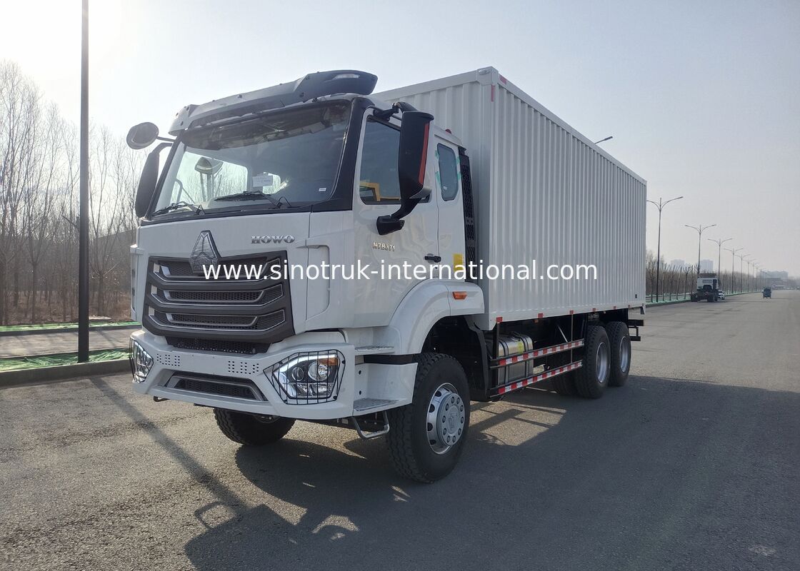 รถบรรทุกงานหนัก 6x4 ขับเคลื่อนด้วยกระปุกเกียร์ Sinotruk ให้การรองรับน้ำหนักที่เหนือกว่าและความน่าเชื่อถือในการปฏิบัติงาน