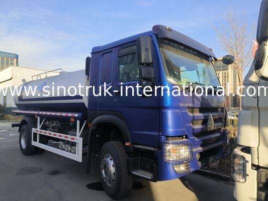 SINOTRUK HOWO รถบรรทุกถังน้ํา 4x2 RHD 300HP 10CBM สําหรับการขนส่งน้ําที่ยั่งยืน