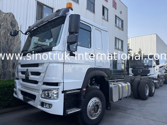 SINOTRUK HOWO รถบรรทุก ชาซี SINOTRUK Engine371HP 6 × 4 RHD พร้อมไฟเตือน ใช้ในรถบรรทุกขนของ
