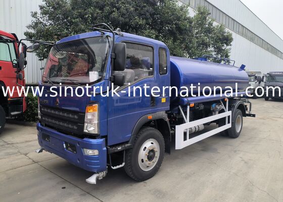 SINOTRUK HOWO รถบรรทุกถังน้ําที่มีเครื่องยนต์ดีเซล 140 HP 8000KGS RAW และ LHD RHD ประเภทขับขี่สําหรับการขนส่งน้ําของเทศบาลและอุตสาหกรรม