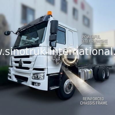 SINOTRUK HOWO รถบรรทุก ชาซี SINOTRUK Engine371HP 6 × 4 RHD พร้อมไฟเตือน ใช้ในรถบรรทุกขนของ