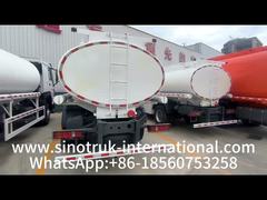 รถบรรทุกขนส่งน้ำมัน SINOTRUK พร้อมฝาปิดท่อและวาล์วระบายอากาศ ขนาด 10000 ลิตร