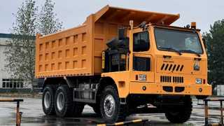 ดูการสาธิตรถดัมพ์สำหรับการขุด 6×4 90Ton 430HP LHD